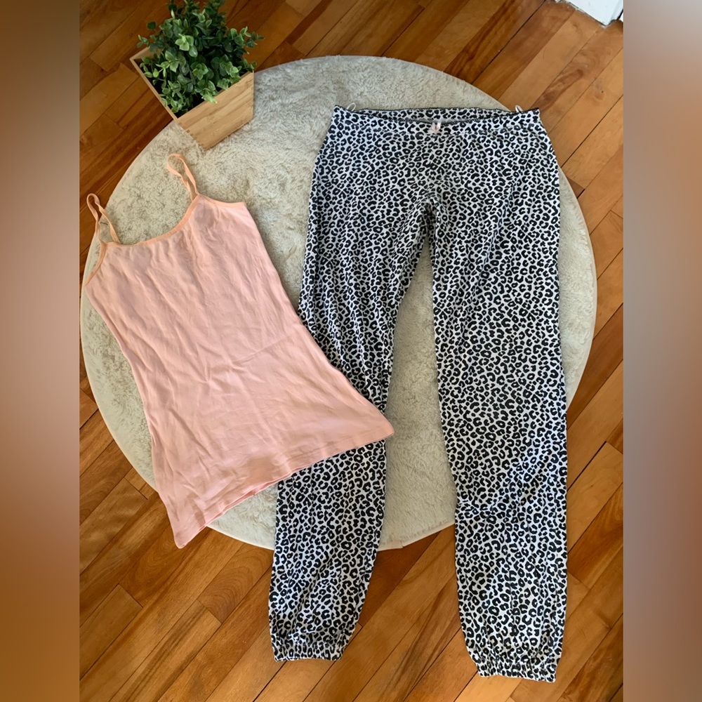 Women’s Pj Set - Picture 1 of 5